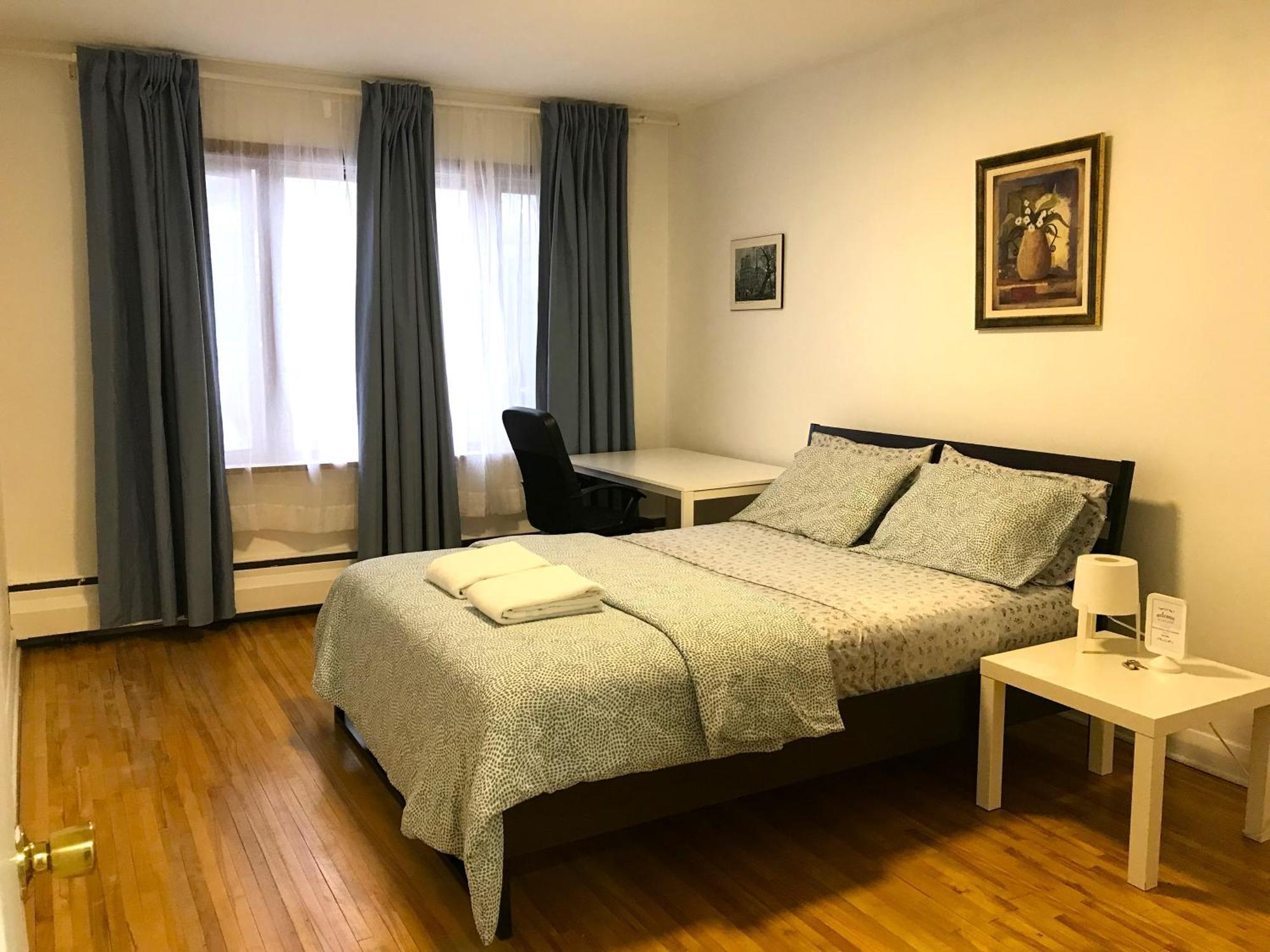 Big Private Room Midmontreal Next To Station Metro - Parking Free 外观 照片