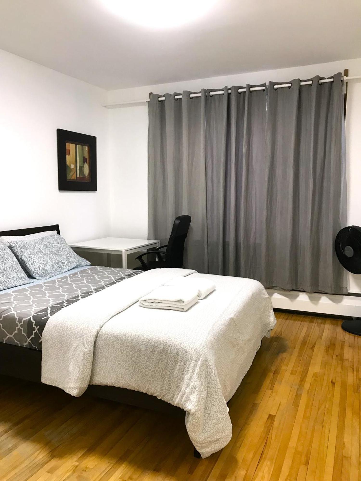 Big Private Room Midmontreal Next To Station Metro - Parking Free 外观 照片